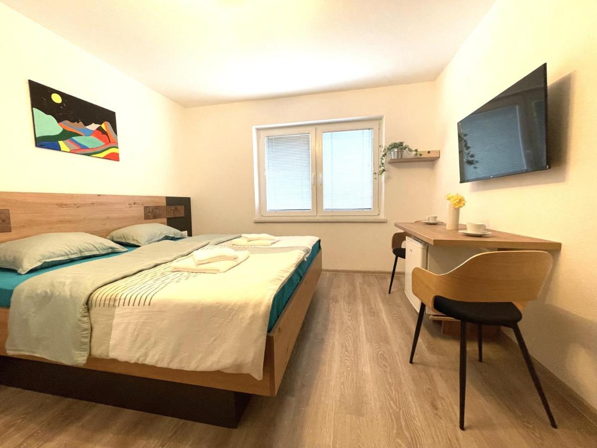 Apartments And Rooms Pri Baslju Cerkno Exterior foto