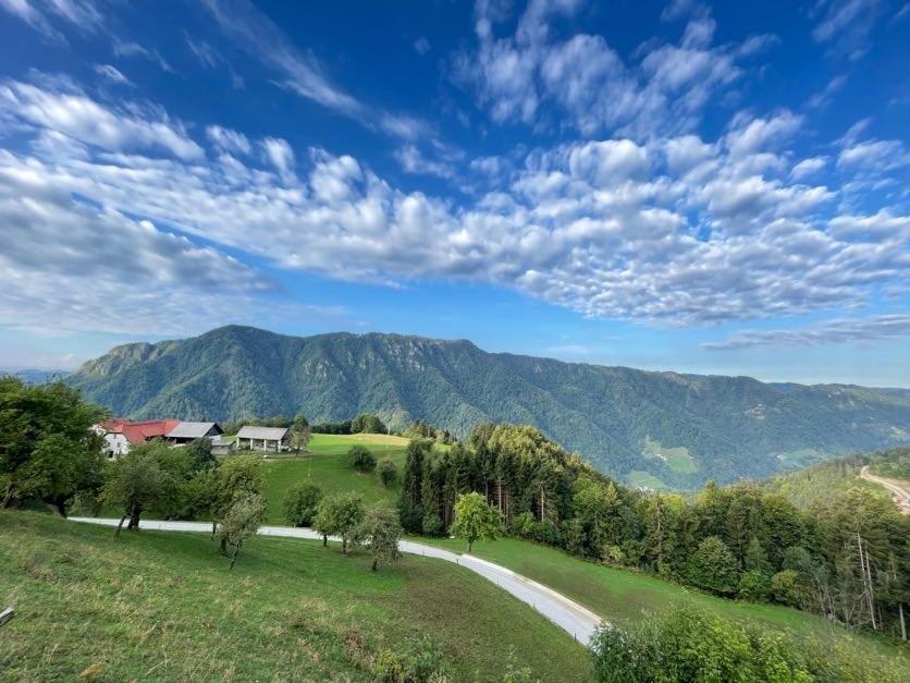 Apartments And Rooms Pri Baslju Cerkno Exterior foto